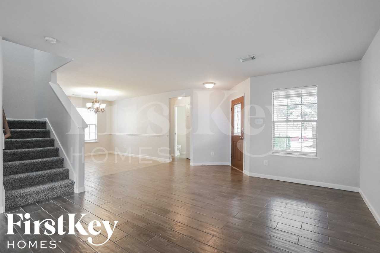 11210 Flying Geese Ln - Photo 4 of 14