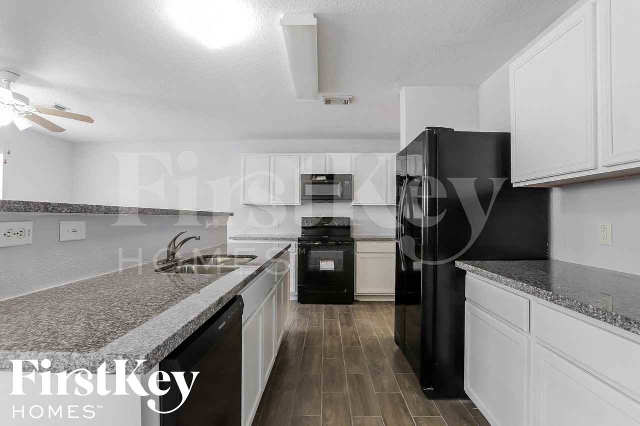11210 Flying Geese Ln - Photo 6 of 14