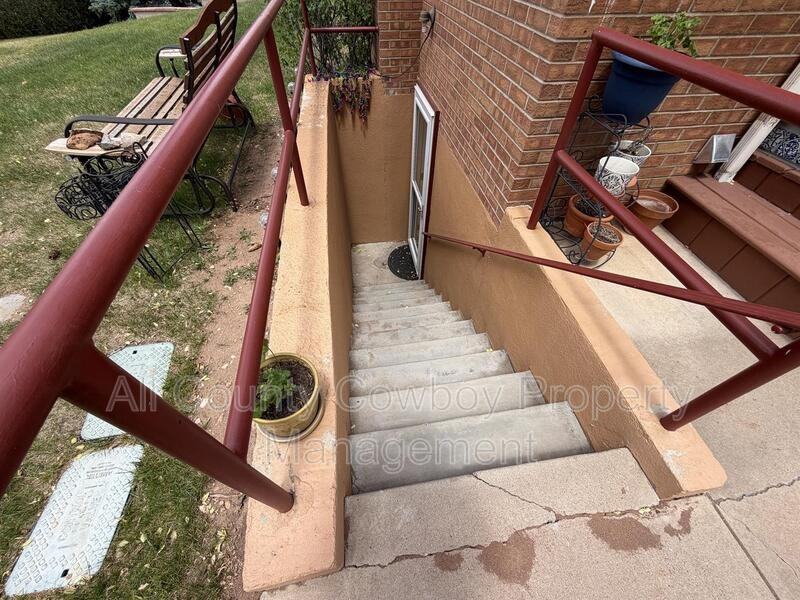 1314 Canby St #B - Photo 3 of 12