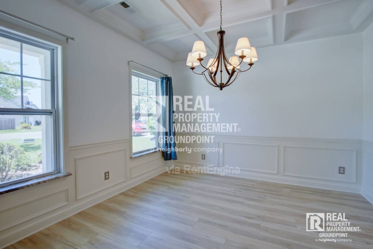 128 Balsam Cir - Photo 3 of 10