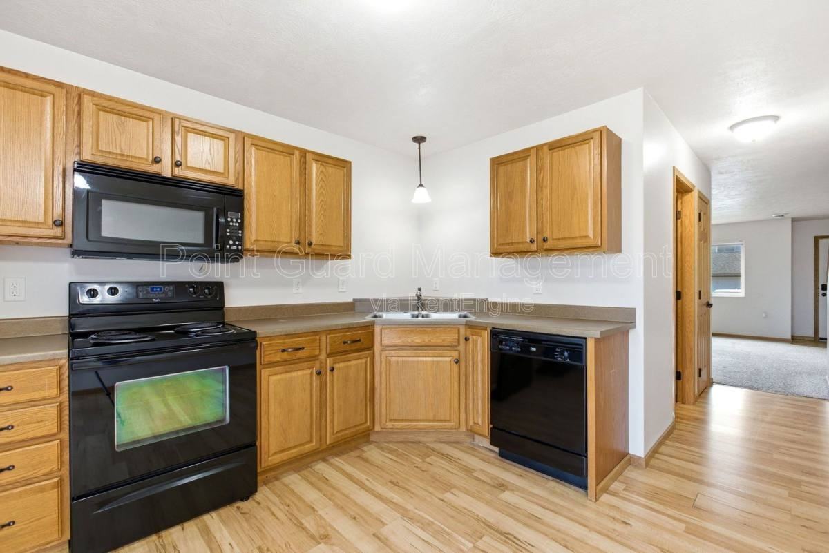 2608 N Career Ave #2608-212 - Photo 3 of 10