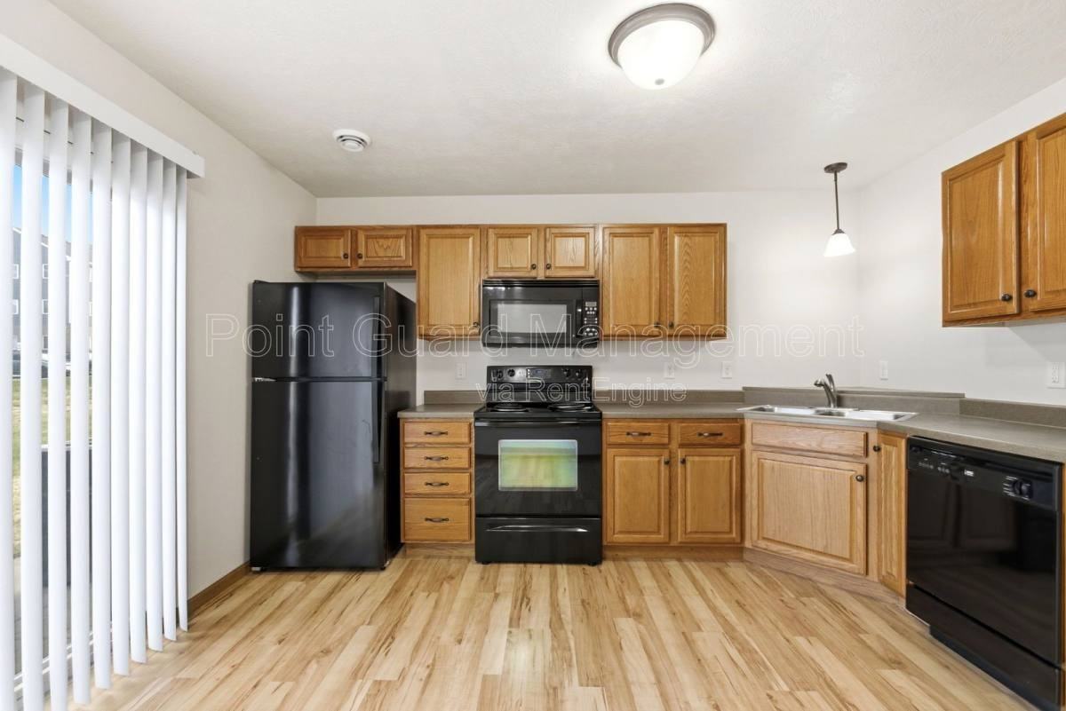 2608 N Career Ave #2608-212 - Photo 4 of 10