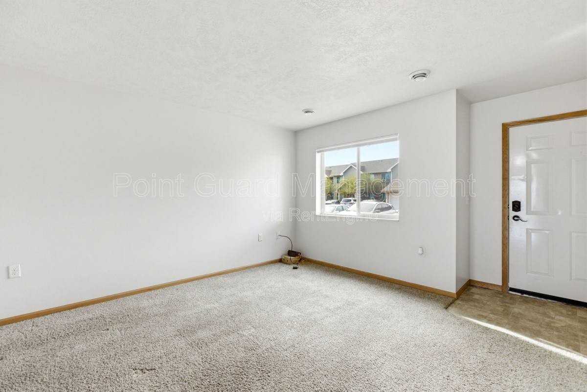 2608 N Career Ave #2608-212 - Photo 7 of 10
