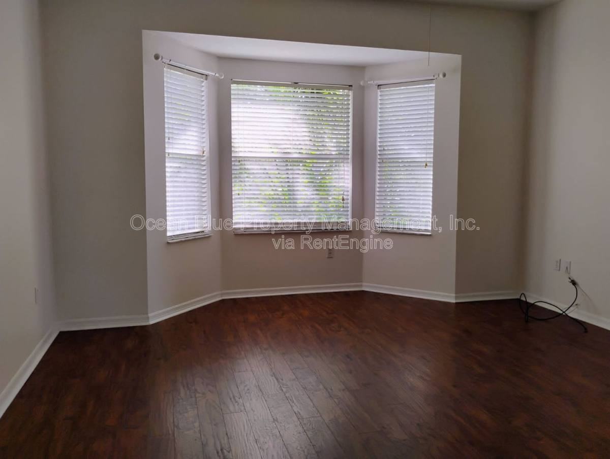 20716 Eustis Rd - Photo 3 of 9