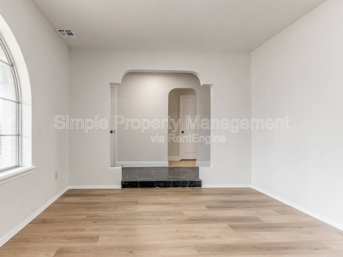 5816 Nw 90th St - Photo 3 of 10