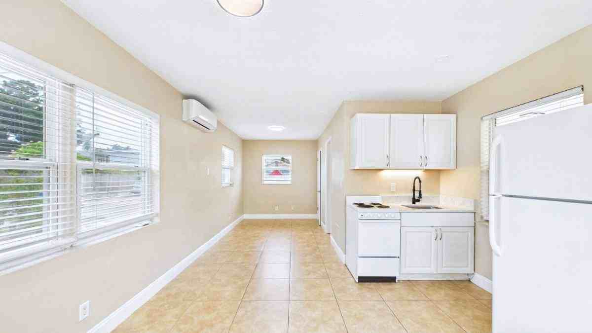 3815 1st Ave N #C - Photo 4 of 10