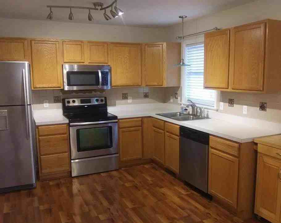 812 Knoll Dr - Photo 2 of 10