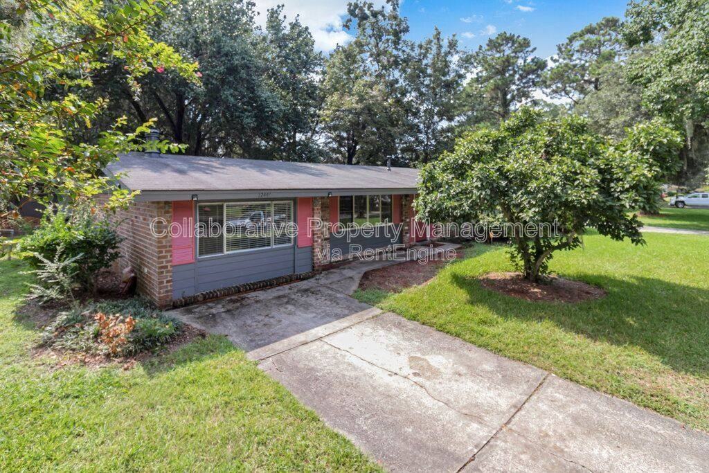 12444 Largo Dr - Photo 2 of 10