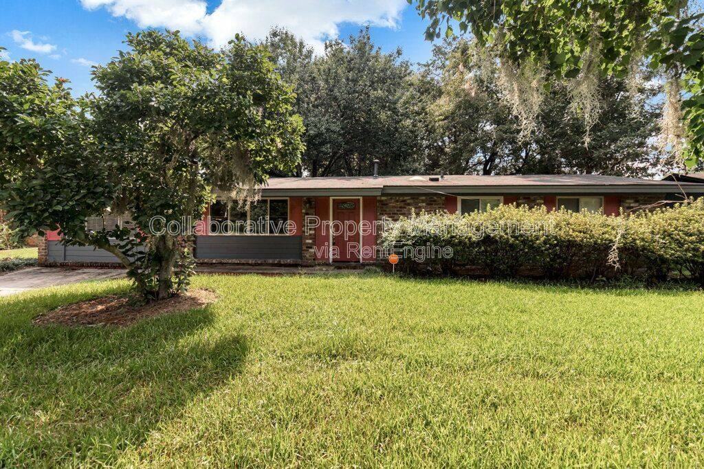 12444 Largo Dr - Photo 3 of 10