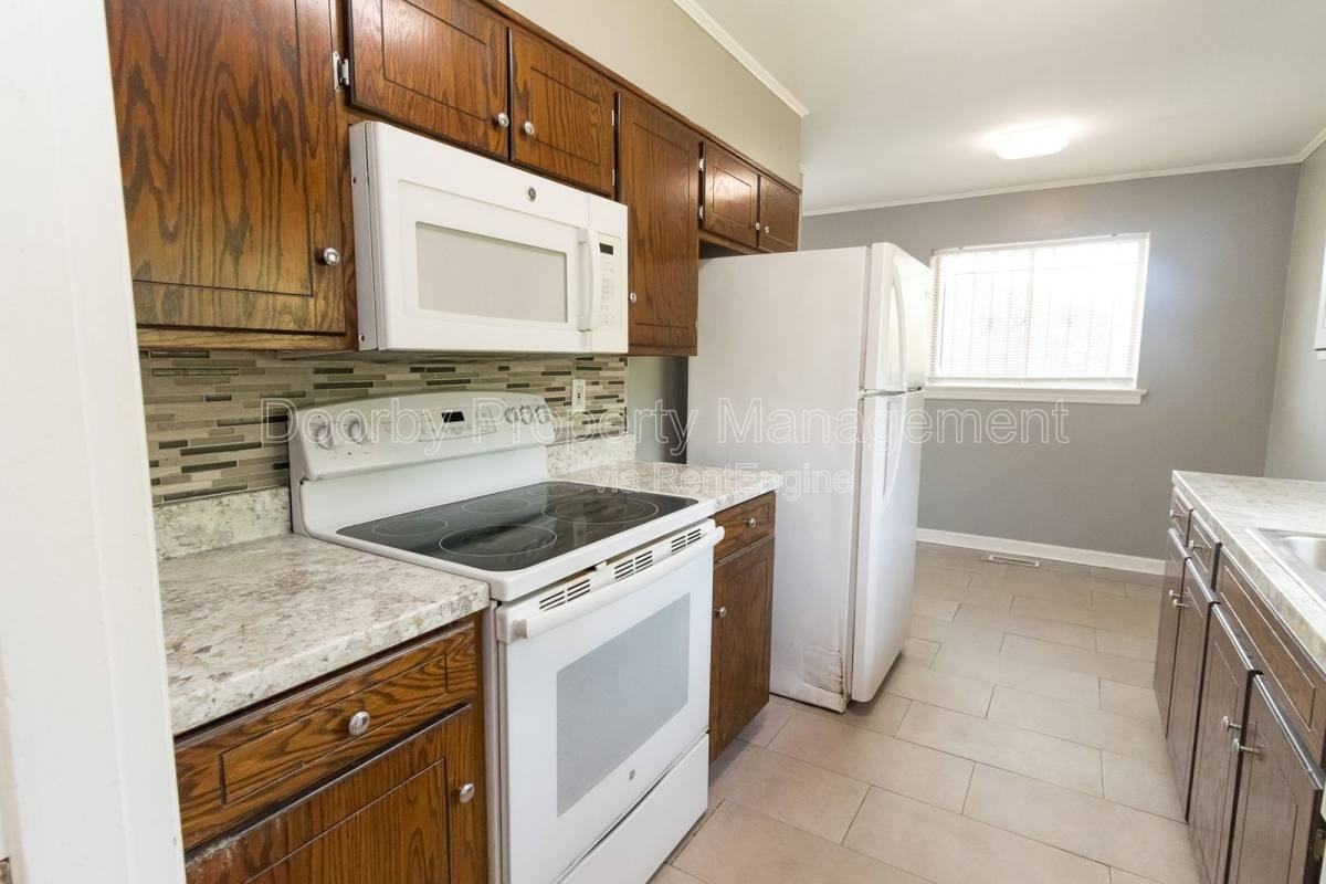 3810 Nandena Dr - Photo 3 of 10