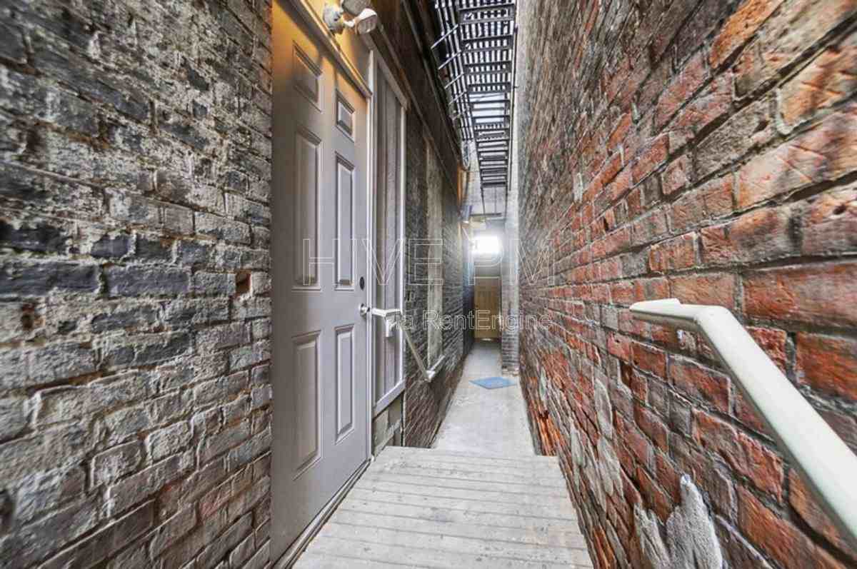 107 W Elder St #B - Photo 6 of 10