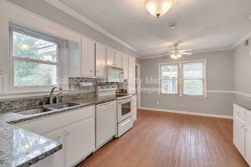 319 Tanglewood Rd - Photo 2 of 10