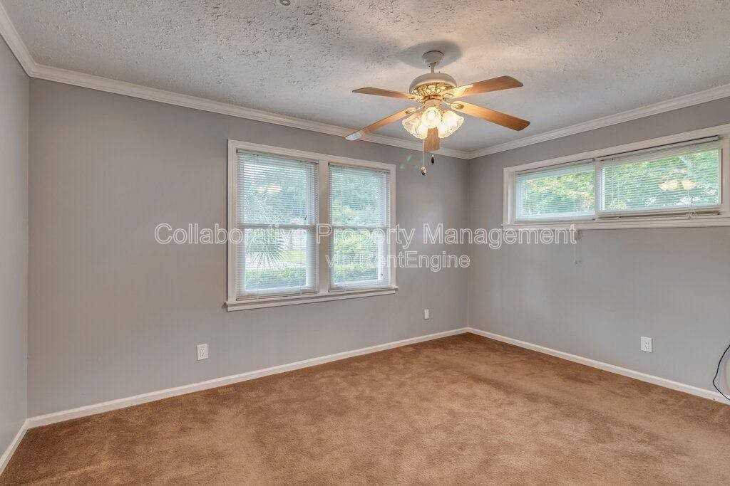 319 Tanglewood Rd - Photo 6 of 10
