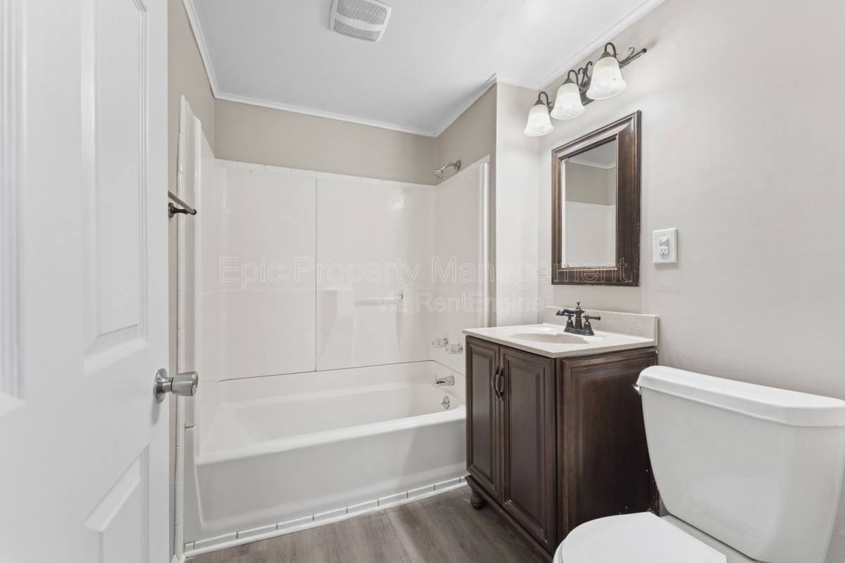 24440 Sylvan Ave - Photo 5 of 10