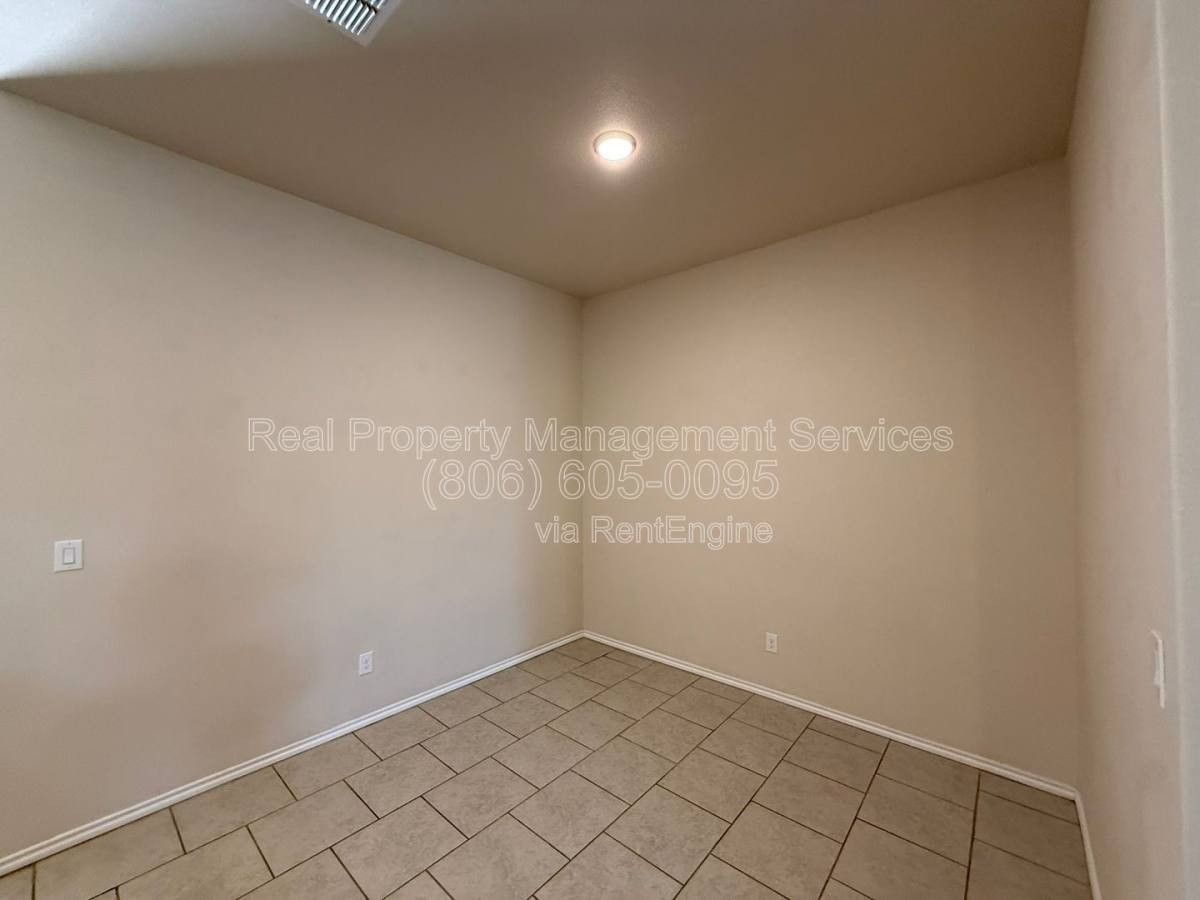 14309 Vernon Ave - Photo 3 of 10