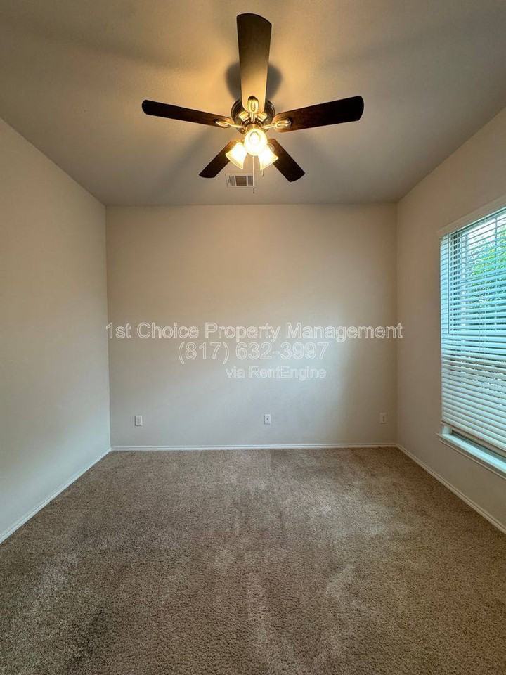 712 Long Iron Dr - Photo 3 of 10