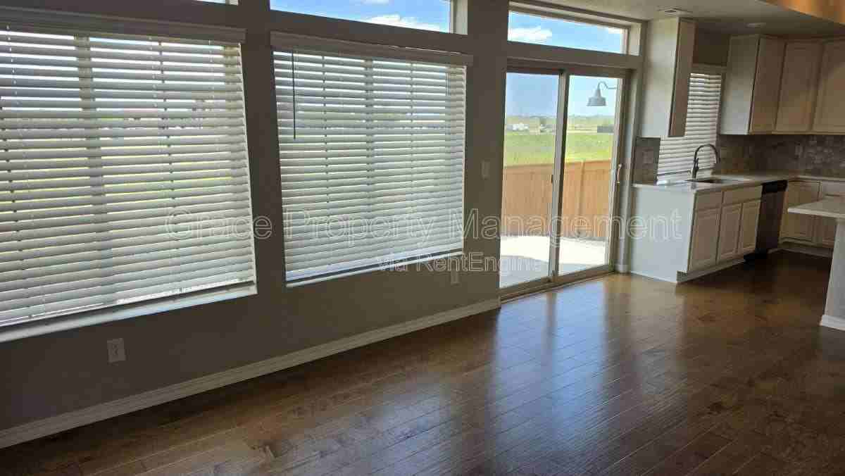 10243 Yampa Ct - Photo 2 of 10