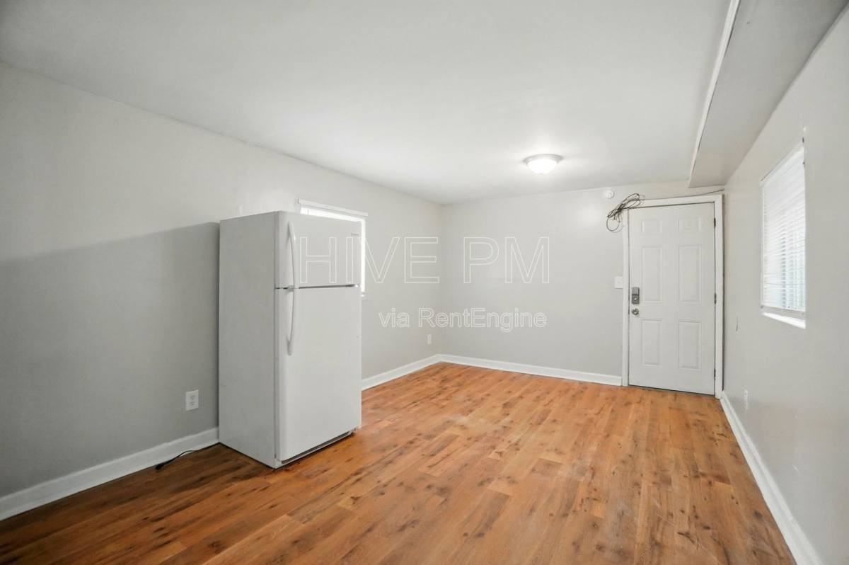 39 Wuest St #5 - Photo 4 of 10