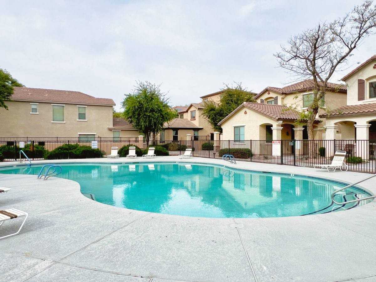 113 E Palomino Dr