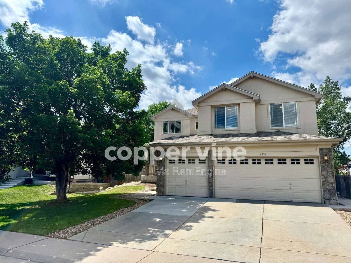 4734 E 127th Dr - Photo 2 of 10