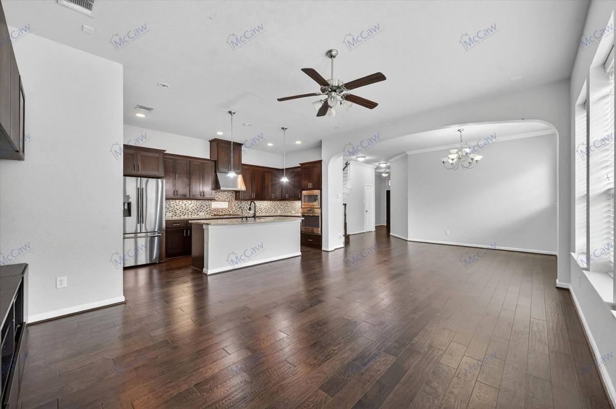 6607 Deleon St - Photo 3 of 10