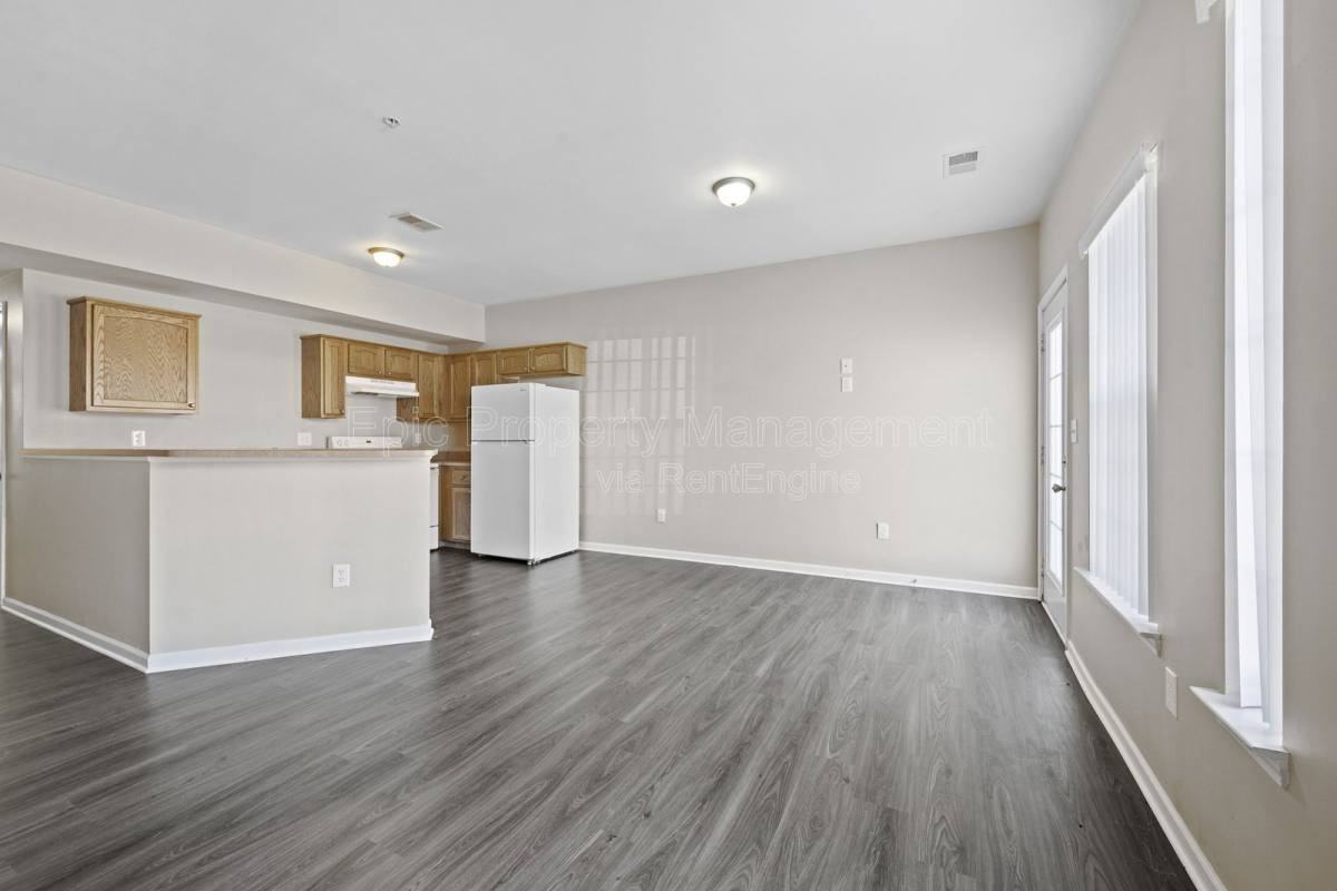 14138 Webster Dr - Photo 3 of 10