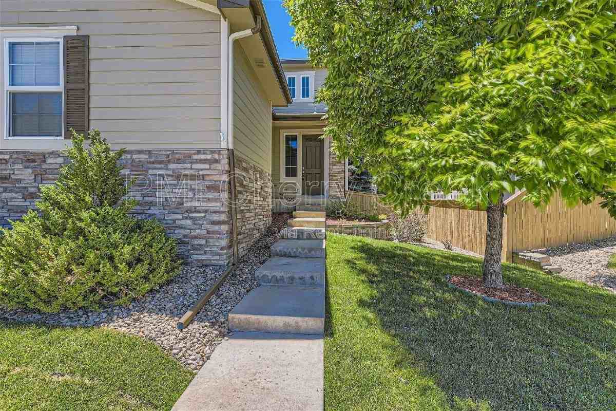 2615 Pemberly Ave - Photo 3 of 10