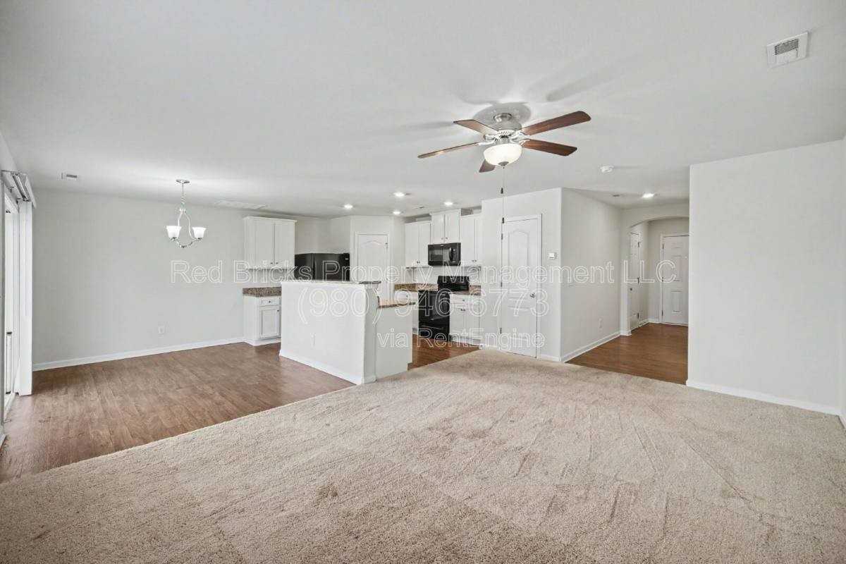 N Longsford Cir - Photo 7 of 10