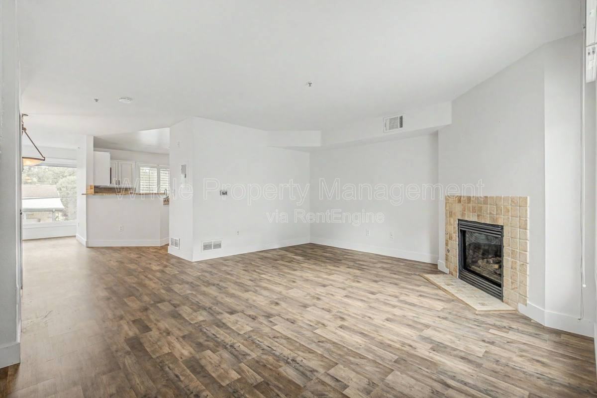 1330 S Monaco Street Pkwy #6 - Photo 3 of 10