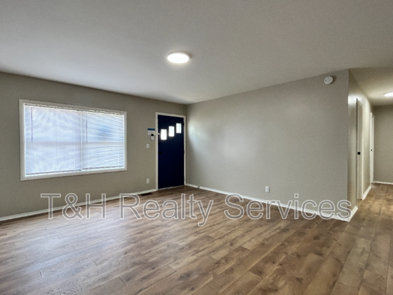 7845 Bonita Ct - Photo 3 of 16
