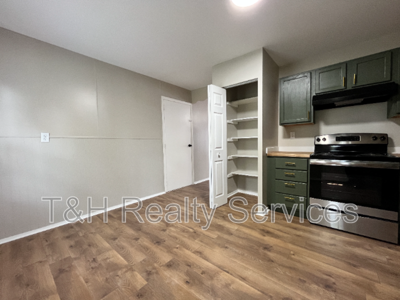 7845 Bonita Ct - Photo 6 of 16