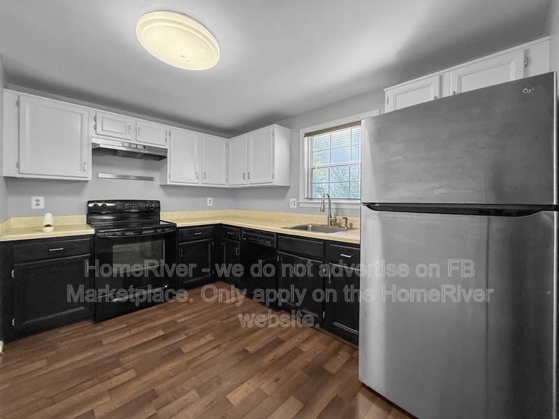 6478 Brickleigh Ct - Photo 3 of 18