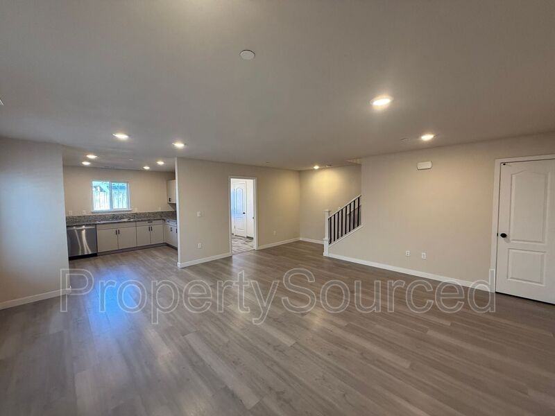 936 W Alameda St #A - Photo 2 of 41