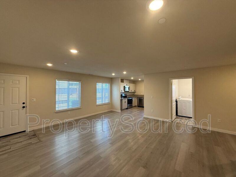 936 W Alameda St #A - Photo 4 of 41
