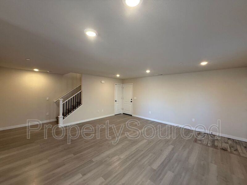 936 W Alameda St #A - Photo 5 of 41