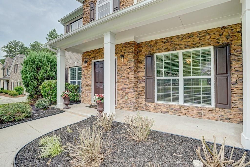 2860 Maple Springs Ct - Photo 2 of 18