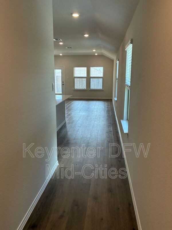 4624 Verdin St - Photo 3 of 21