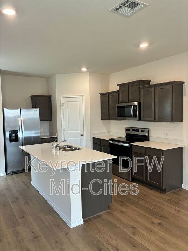 4624 Verdin St - Photo 6 of 21