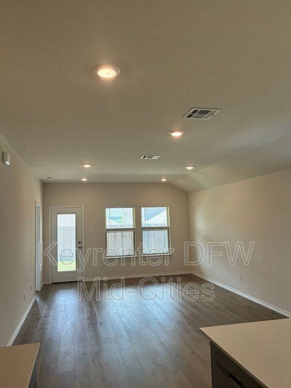 4624 Verdin St - Photo 7 of 21