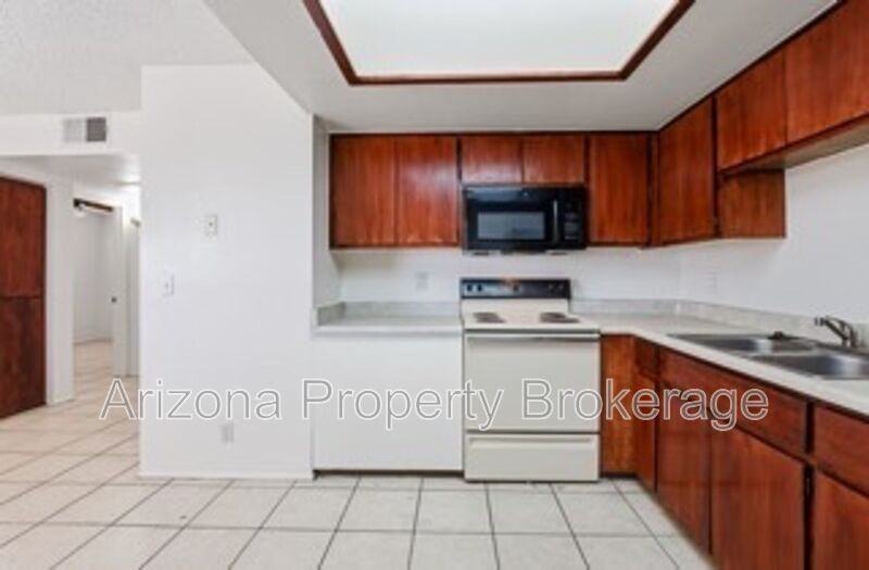 21632 N 23rd Ave #14 - Photo 7 of 14