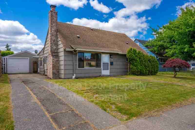 834 S 72nd St - Photo 2 of 46