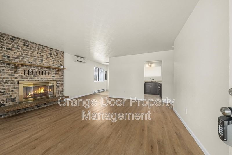 834 S 72nd St - Photo 4 of 46