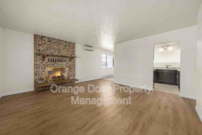 834 S 72nd St - Photo 6 of 46