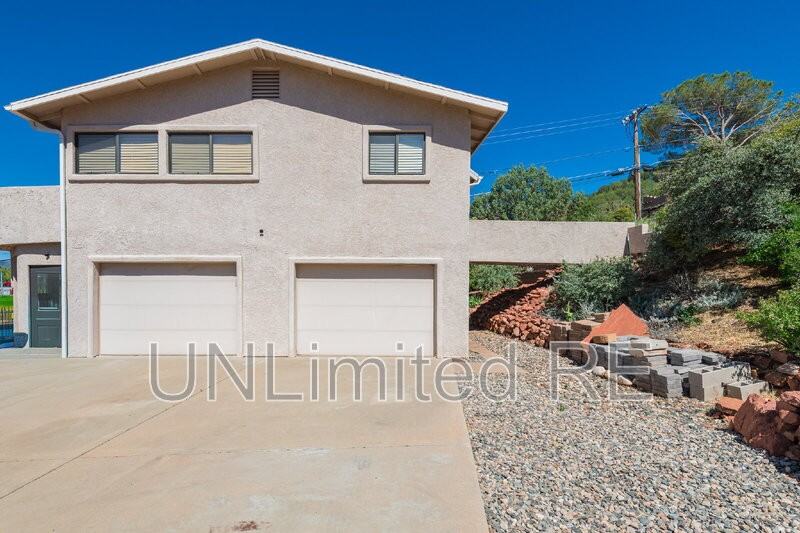 540 Panorama Blvd #B - Photo 3 of 19