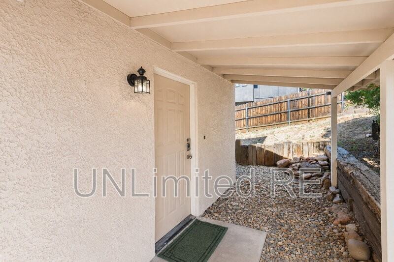 540 Panorama Blvd #B - Photo 4 of 19