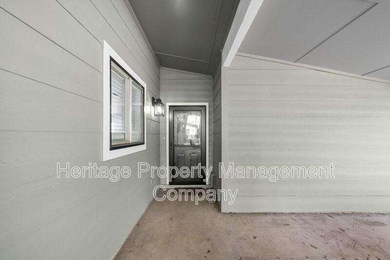 784 Hill Top Dr - Photo 4 of 33