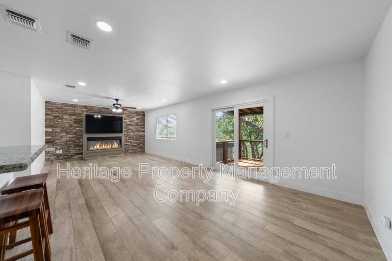 784 Hill Top Dr - Photo 5 of 33