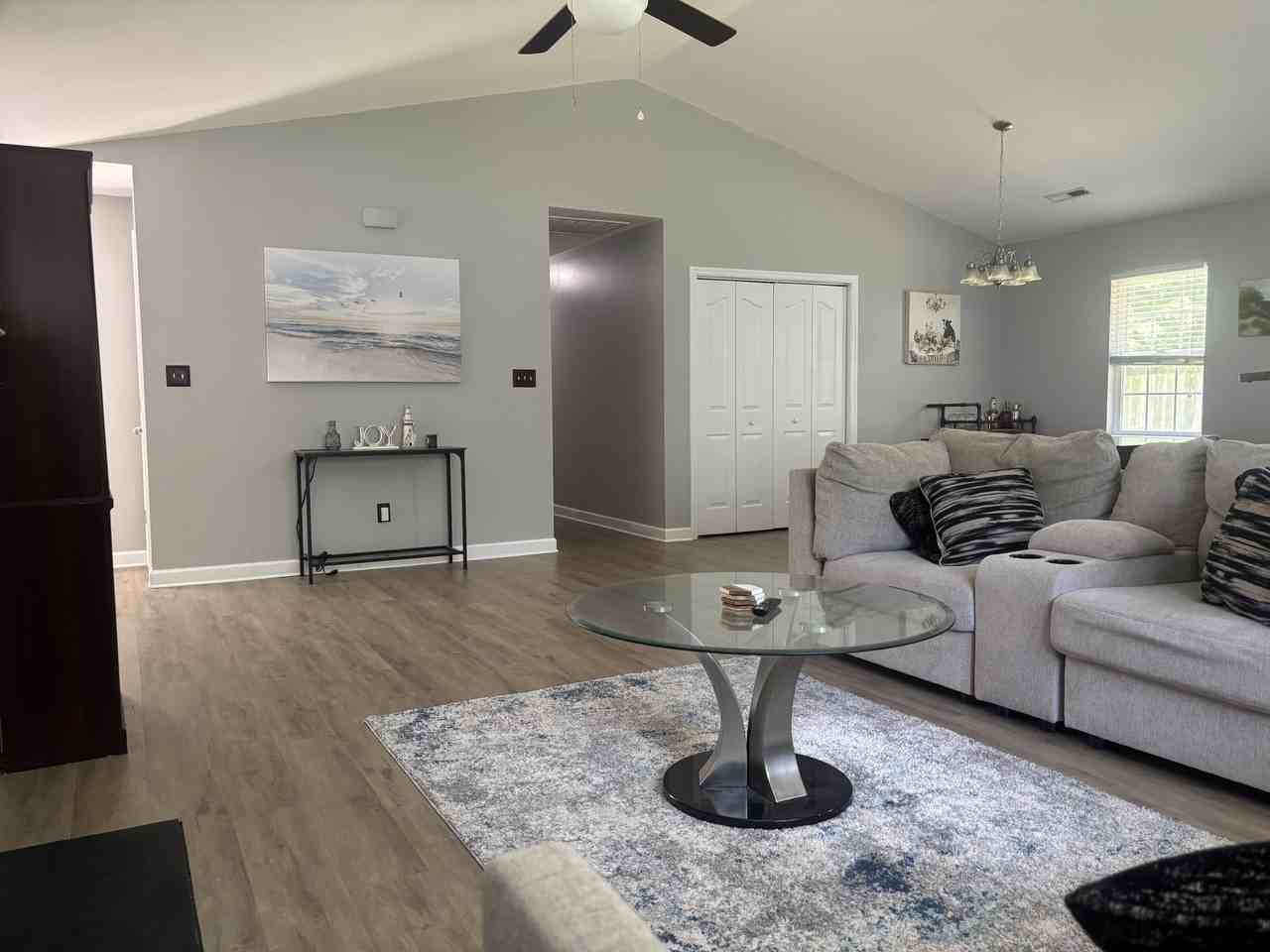 213 Molly Ct - Photo 3 of 18