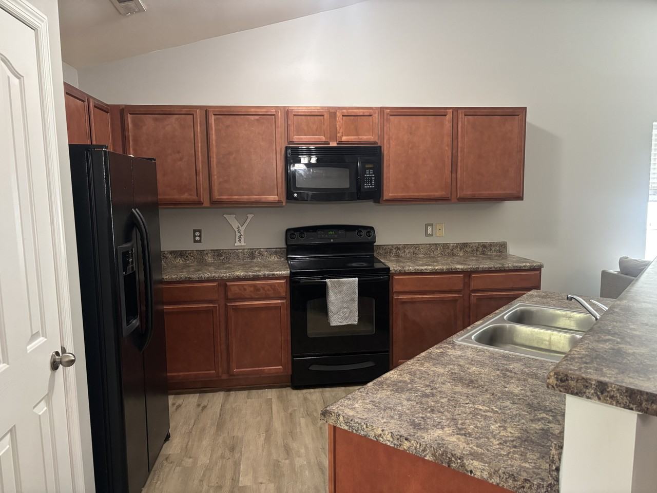 213 Molly Ct - Photo 6 of 18