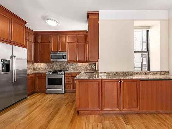308 W 97th St #61 - Photo 3 of 11